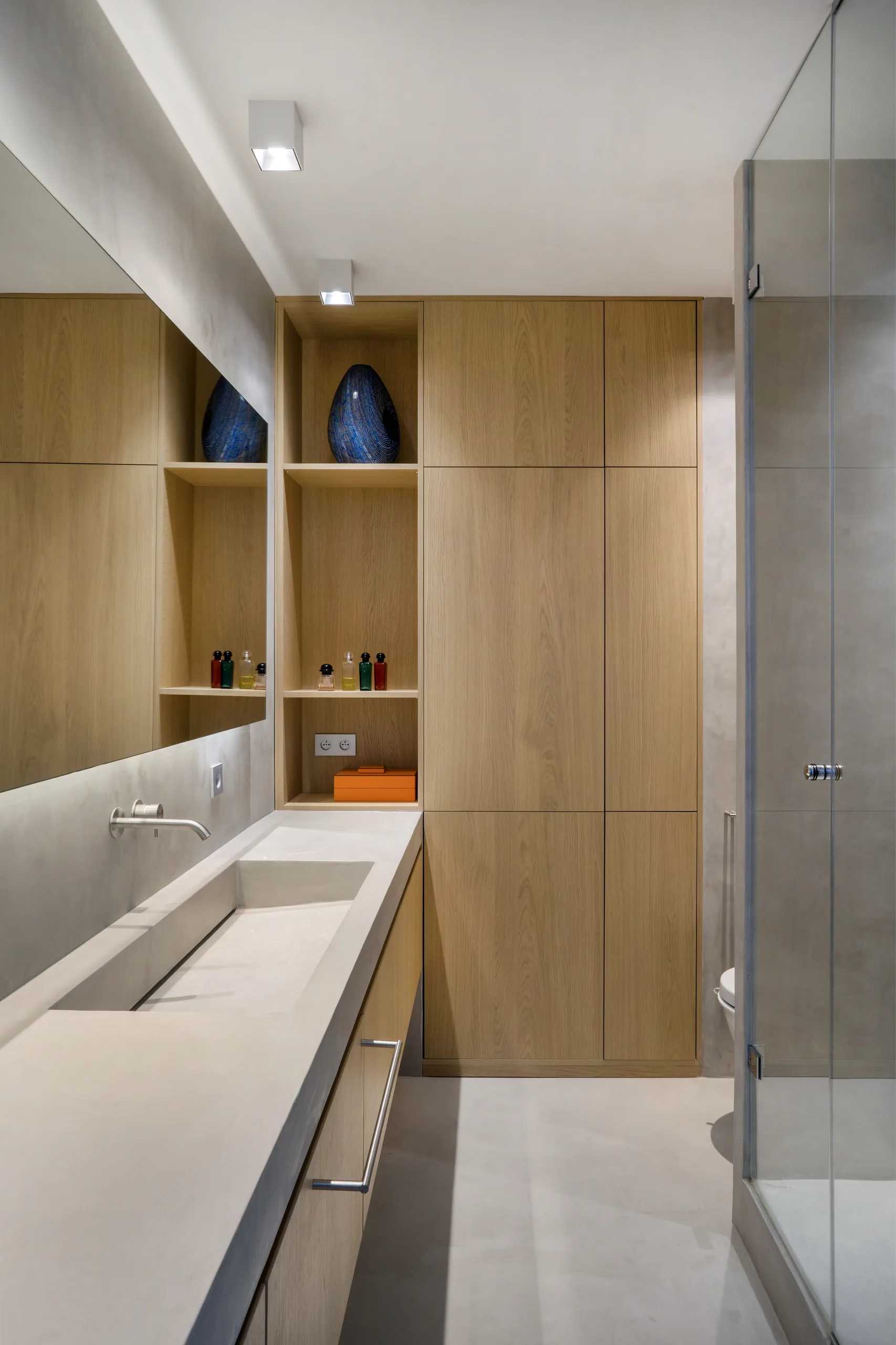 Salle d'eau — douche italienne, finitions soignées